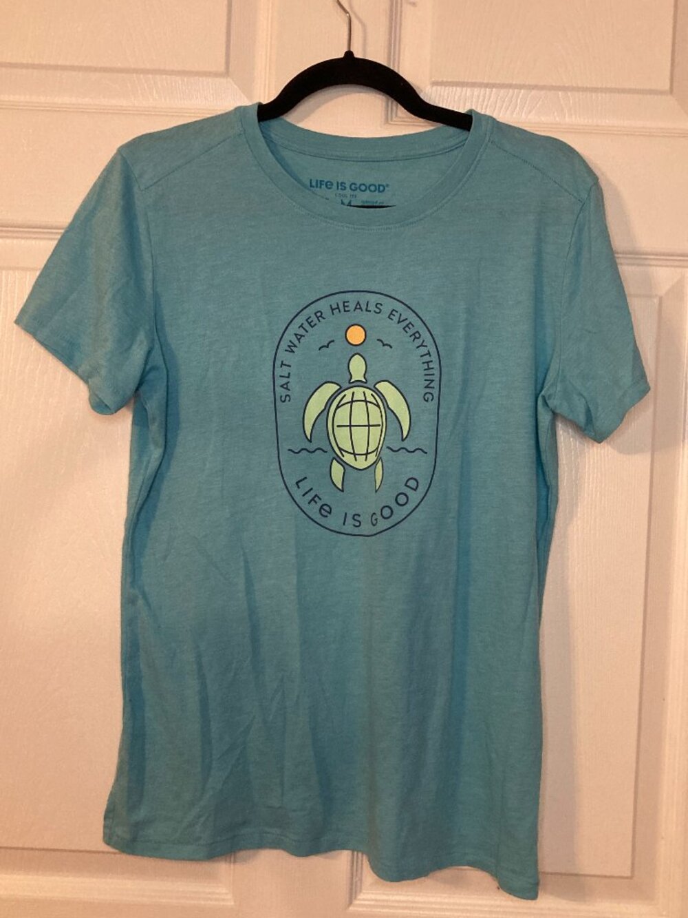 Life is Good Women's Light Blue Sea Turtle Graphic Short Sleeve Cool T - Size M